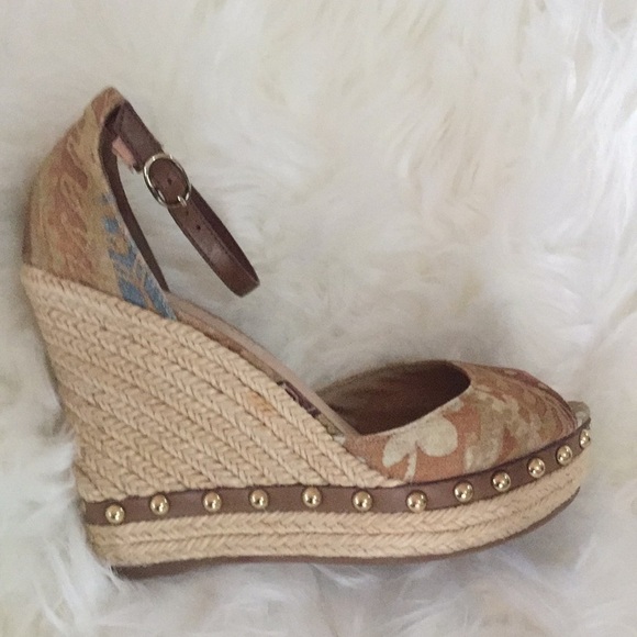 ALDO Tan Lila Wedges - Picture 2 of 12
